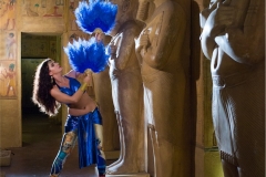 Danza Faraónica con Abanicos de Plumas